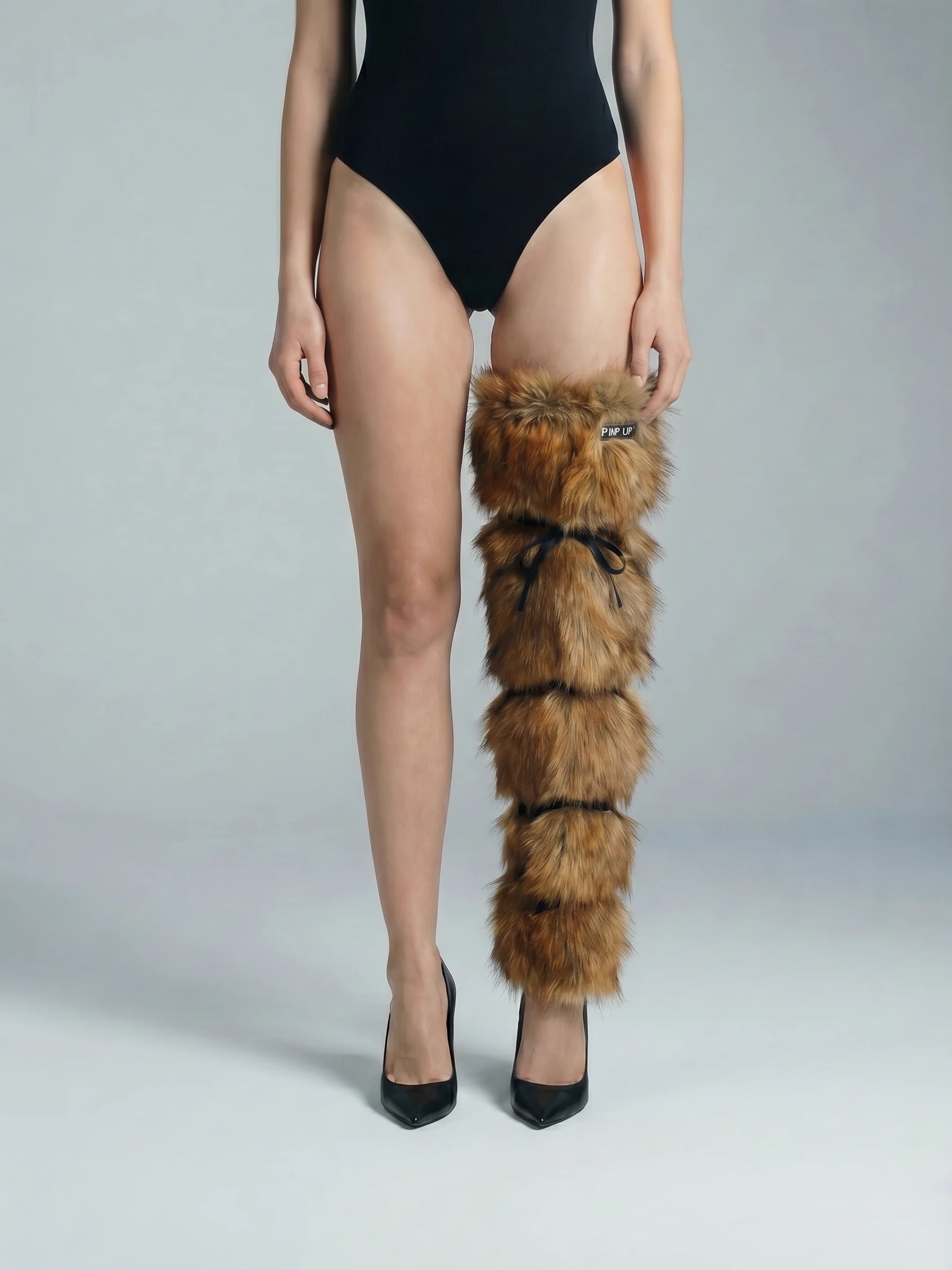 PIMP UP™ LACE — porté sur une jambe