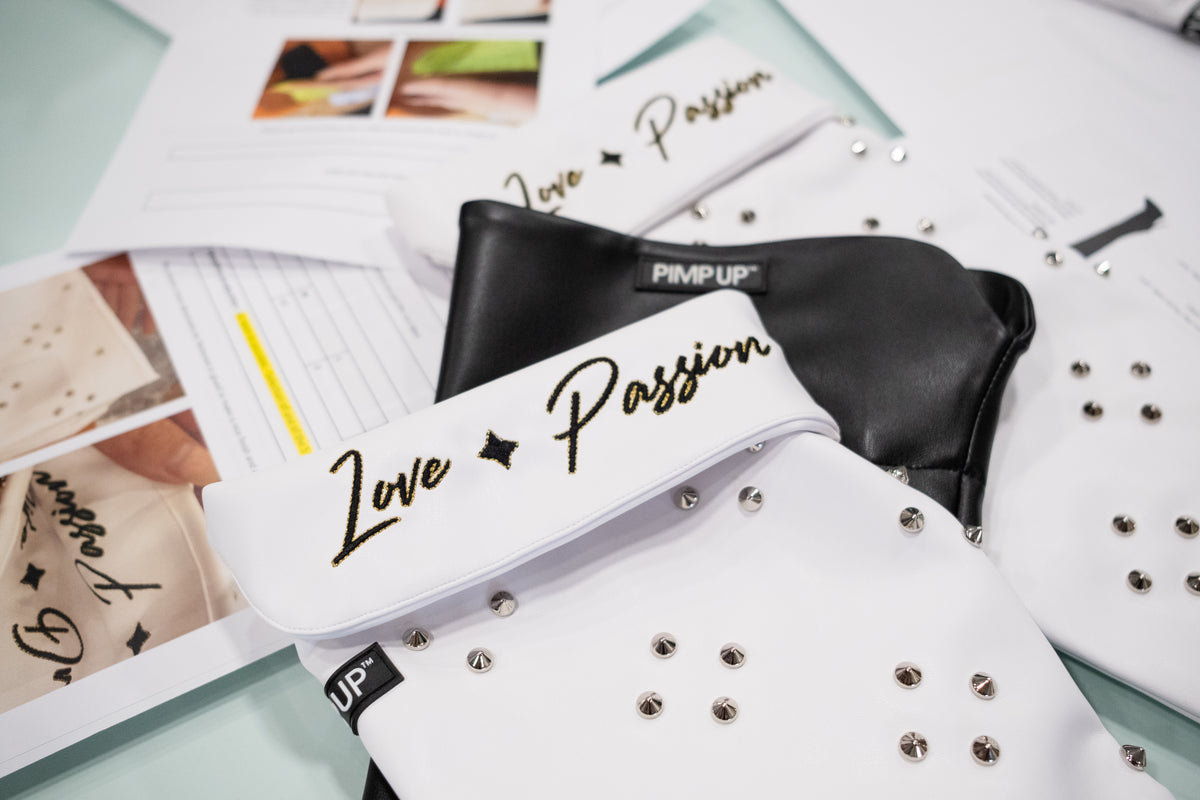 Prototypes noirs et blancs PIMP UP™ disposés avec leurs détails et fiches techniques